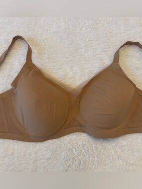 Honeylove Crossover bra size Medium Sand/Tan / Nude 34C 36B wireless t-shirt bra